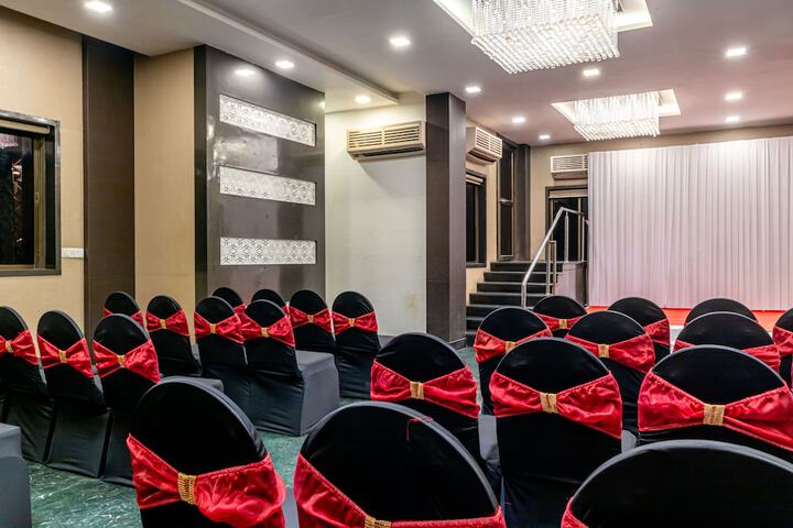 Ballroom/Hall 43 of 54