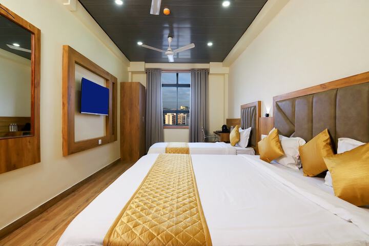 Room 6 of 28
