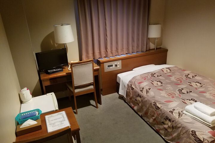 Room 5 of 40