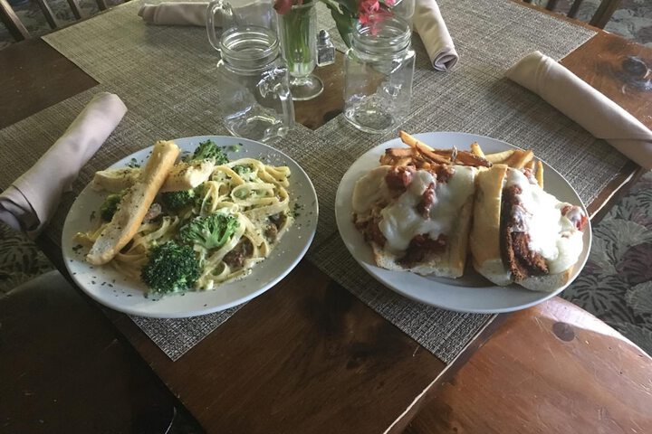Dining 20 of 29