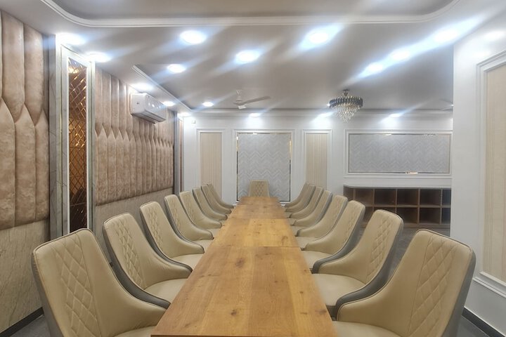 Ballroom/Hall 36 of 48