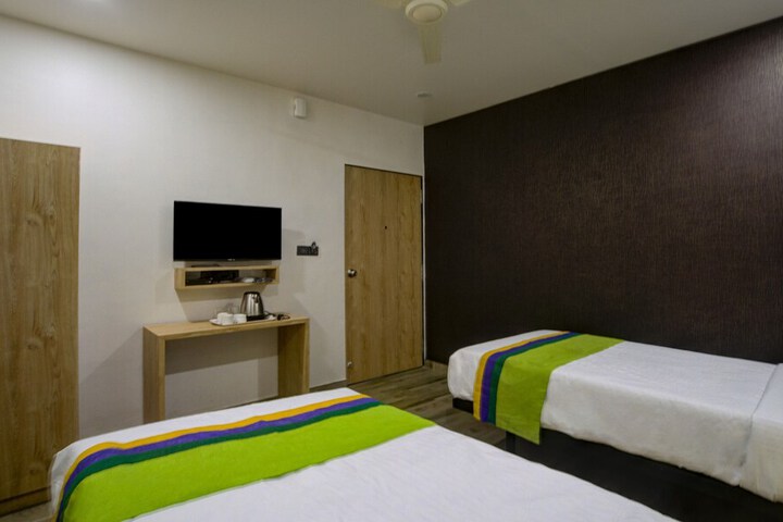 Room 15 of 27