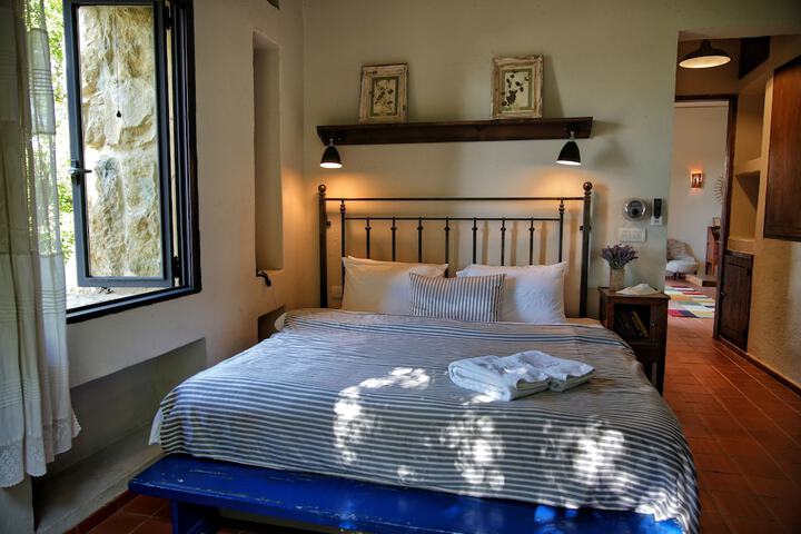 Room 12 of 85