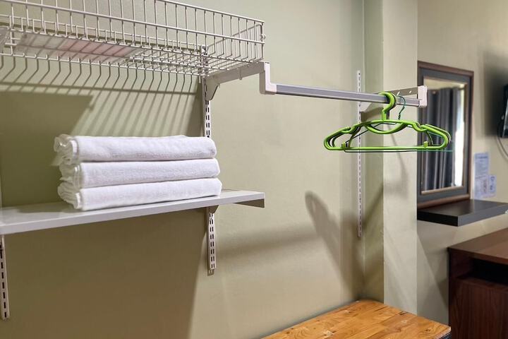 Room 9 of 41