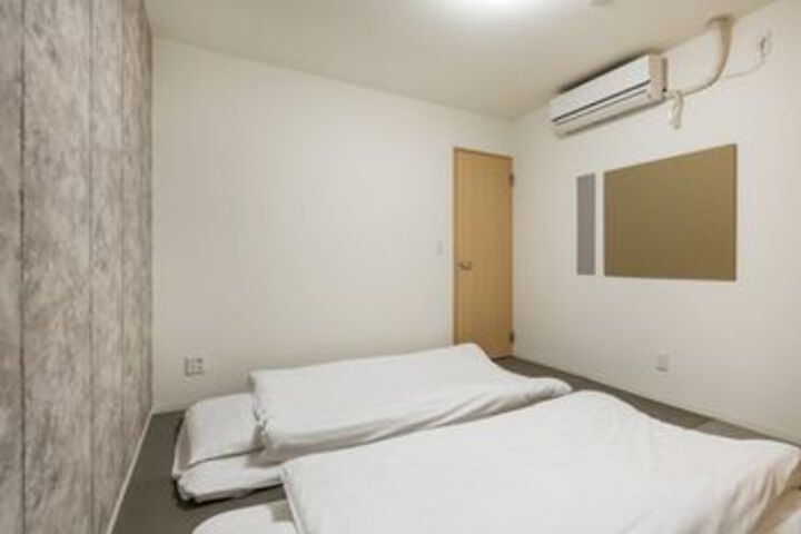 Room 87 of 182