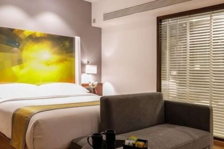 Room 8 of 27
