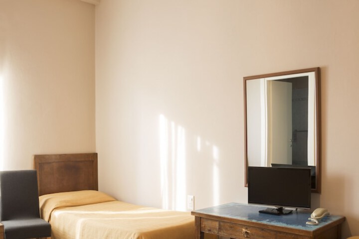 Room 33 of 75