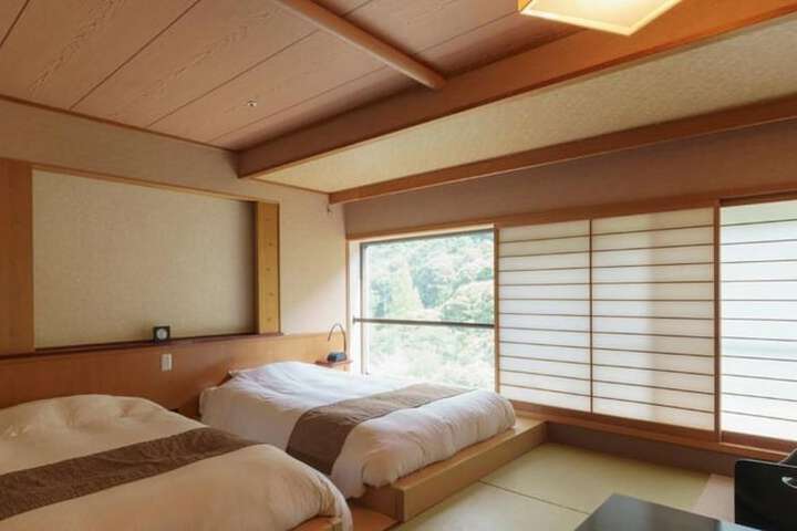 Room 25 of 111