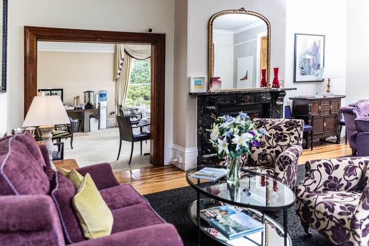 Lounge 161 of 205