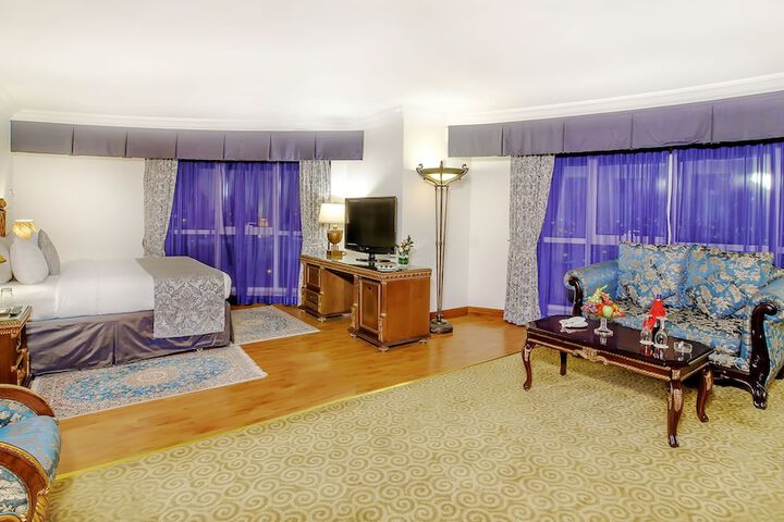 Room 37 of 84