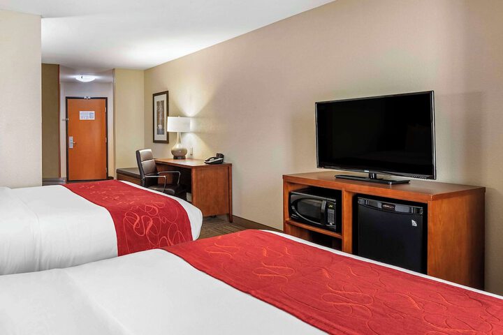 Suite 2 Queen Beds (25 of 27)