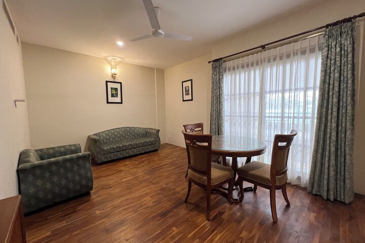 Room 30 of 181