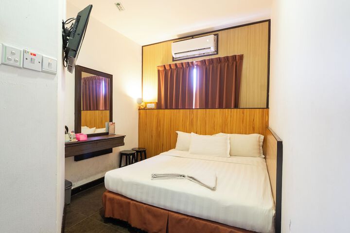 Room 8 of 30