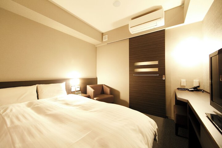 Room 13 of 66
