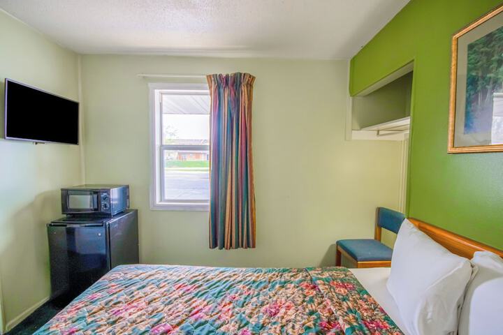 Room 40 of 106
