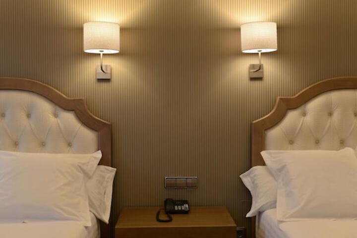 Room 10 of 72