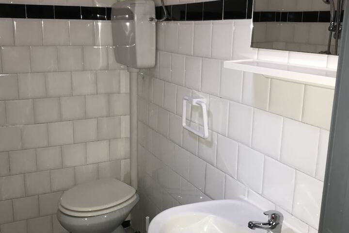 Room 9 of 15