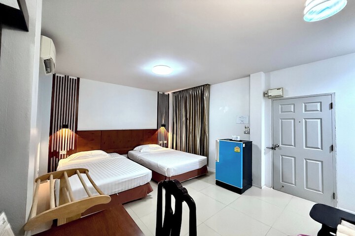 Room 27 of 62