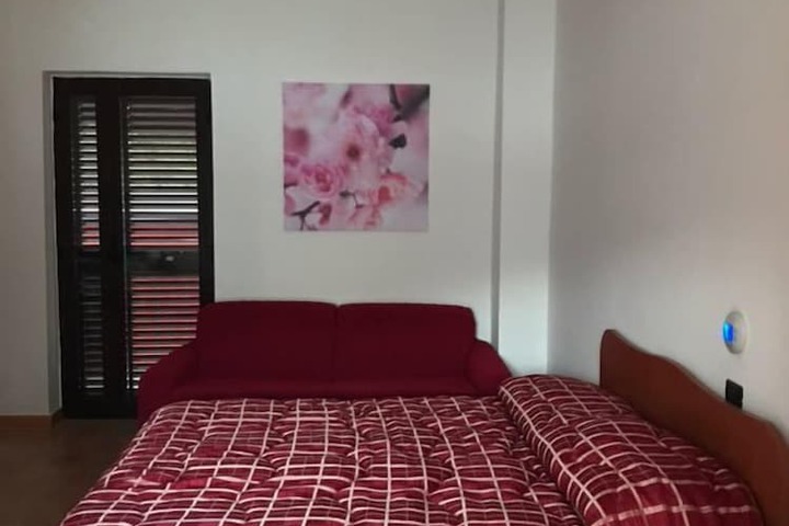 Room 10 of 31
