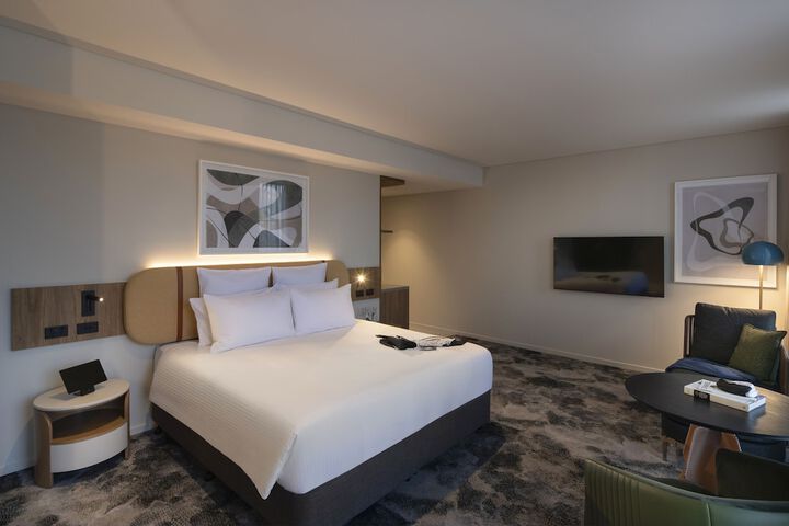 Room 12 of 36