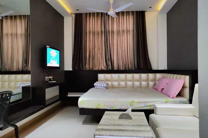 Room 9 of 68