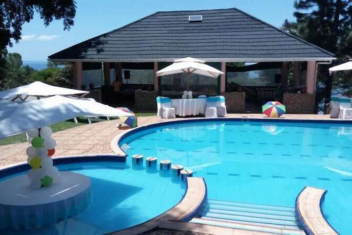 Pool 4 of 16