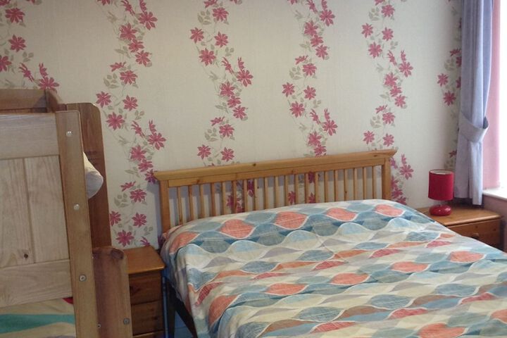 Room 2 of 80