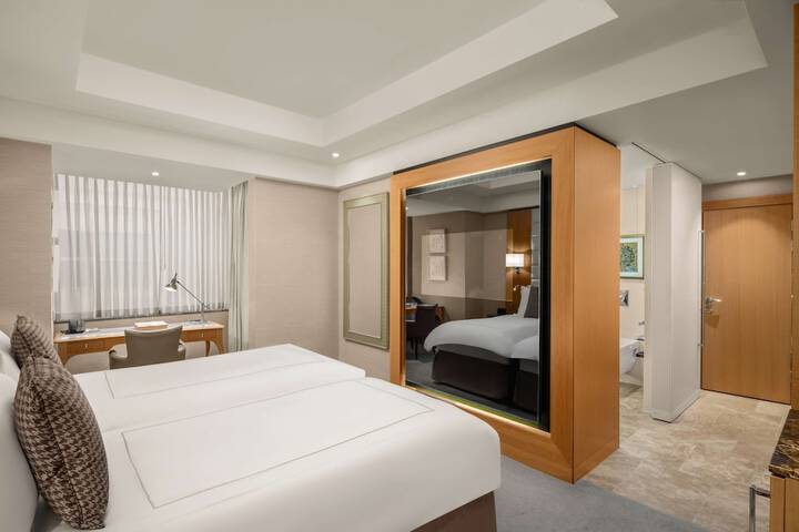 Room 28 of 112
