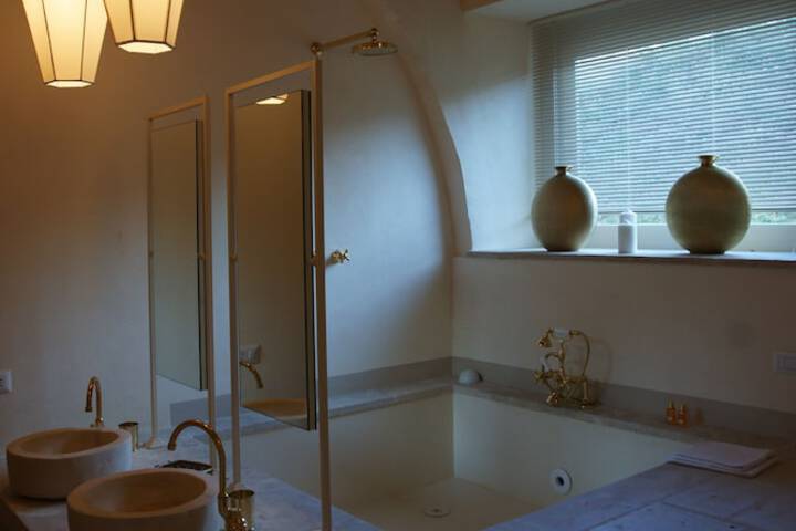 Room 42 of 92