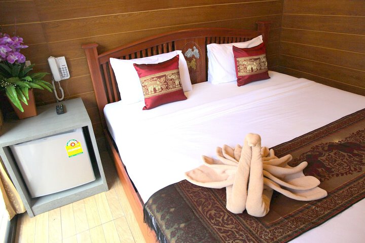 Room 5 of 37