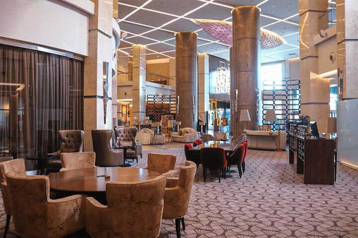 Entrance & Lobby