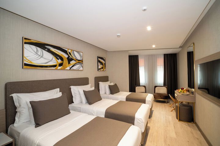 Room 80 of 170
