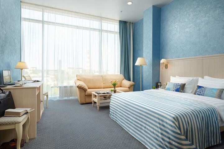 Room 3 of 39