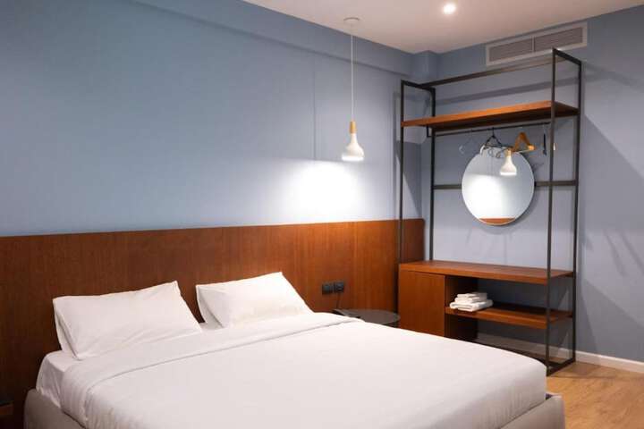 Room 28 of 52