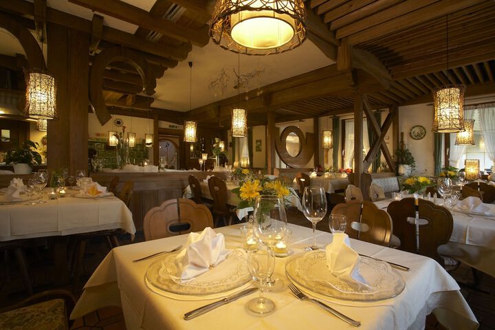 Dining 56 of 65