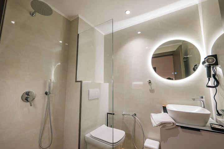Room 26 of 37