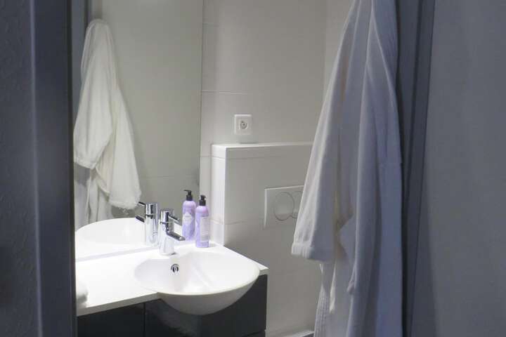 Room 34 of 53