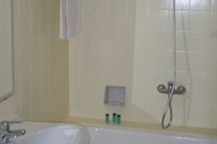Room 5 of 23