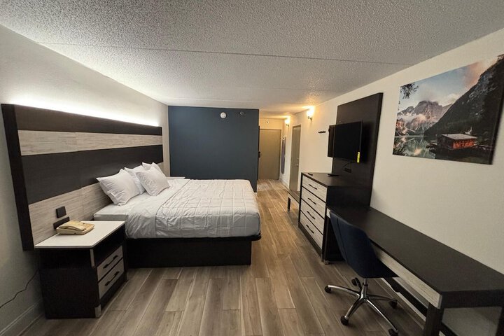 Room 6 of 27