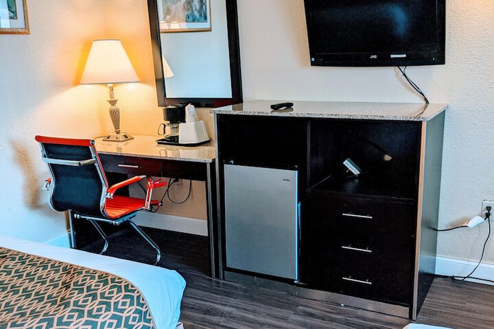 Basic 2 Double Beds (8 of 9)