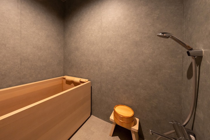 Room 16 of 52