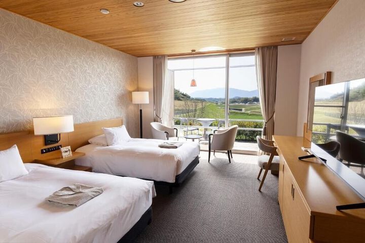 Room 5 of 20