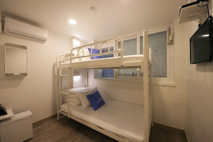 Room 6 of 43