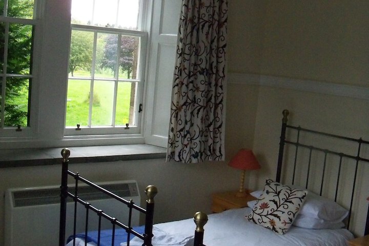 Room 2 of 40