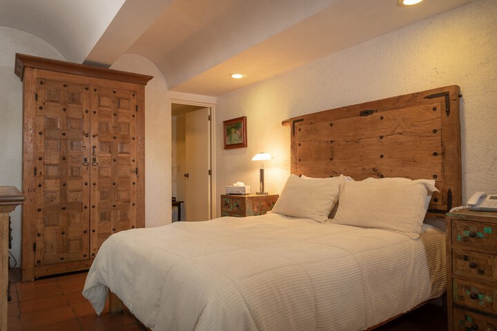 Room 10 of 50