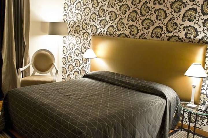 Room 16 of 44
