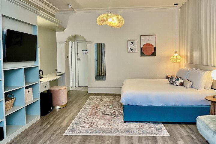 Room 34 of 97