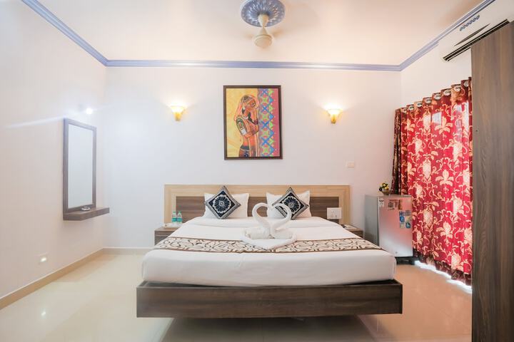 Room 2 of 19