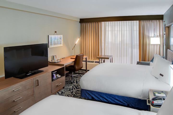 2 Queen Beds (4 of 7)