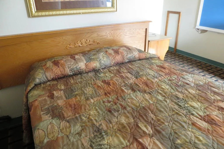 Room 5 of 14